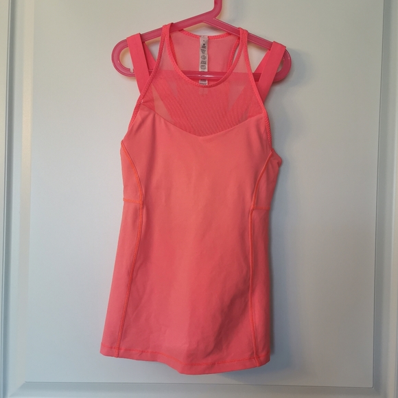 Lululemon tank top with built in bra - Picture 6 of 9